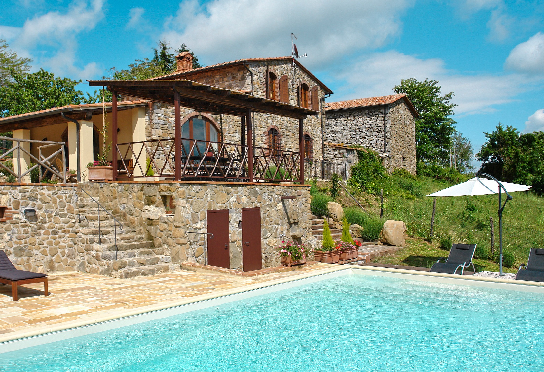 Italy holiday house with pool